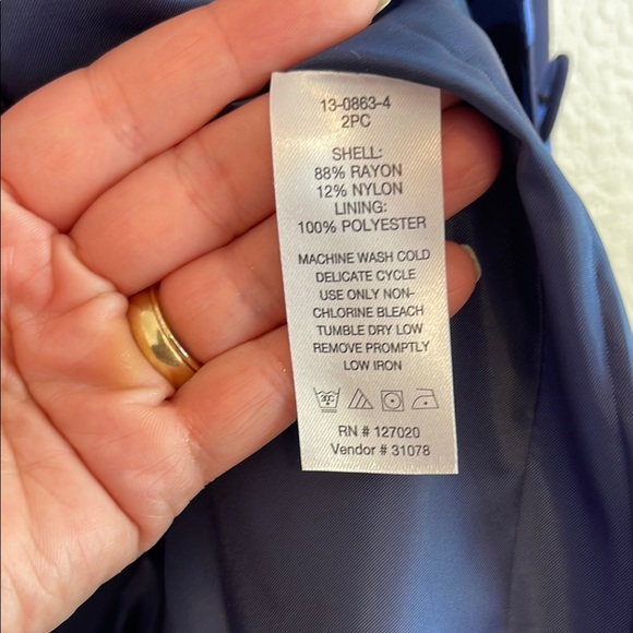 Chadwicks Blue Fitted Graphic Blouse - Picture 6 of 8